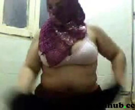 BBW, fetter Araber vor der Webcam